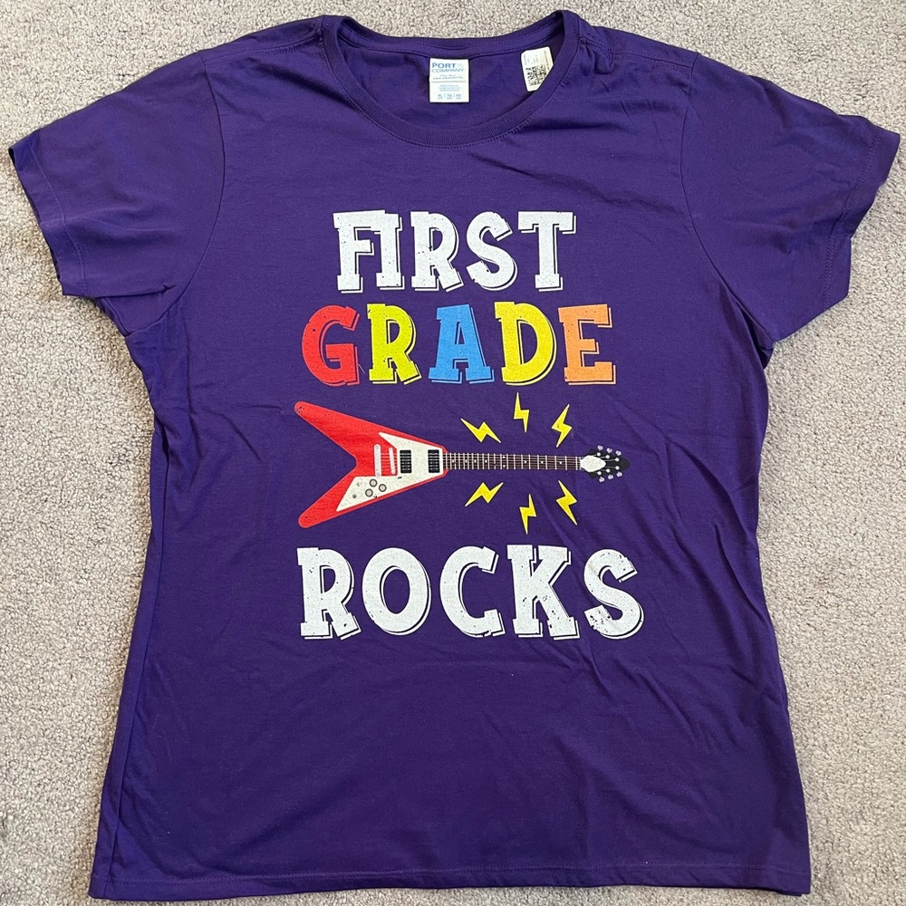 First Grade Rocks T-Shirt. XL. - Picture 2 of 2